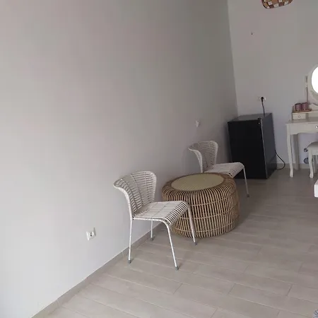 Ftelia Breeze Hotell Klouvas